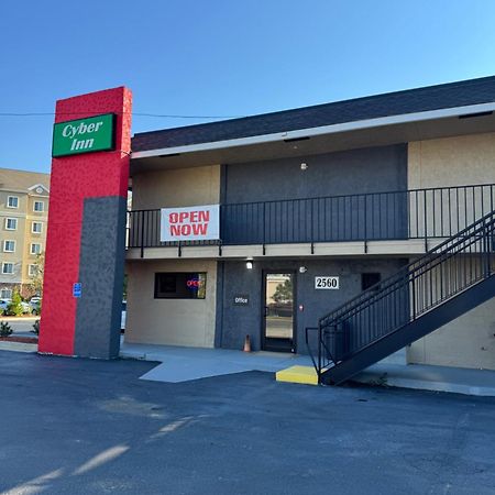 Cyber Inn Augusta Ngoại thất bức ảnh